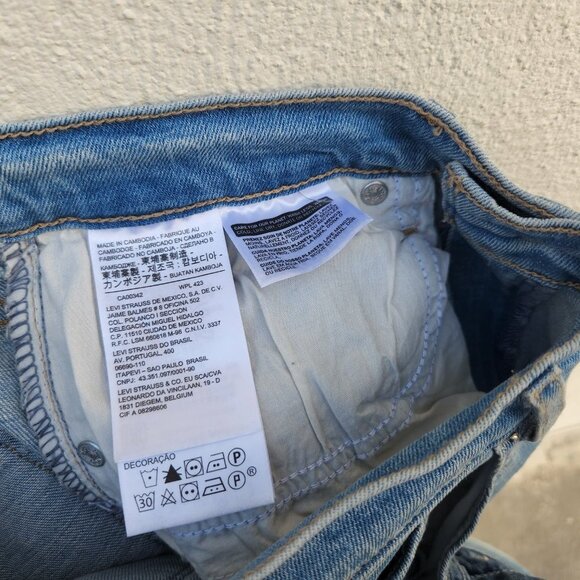 5/$100 SALE - Levi's Flame Embroidered Jeans - Picture 10 of 11
